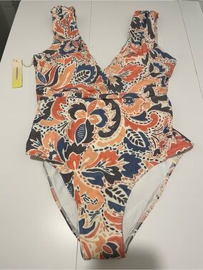 Summersalt Brand Women's size 8 The Ruched Backflip Paisley One Piece Swimsuit